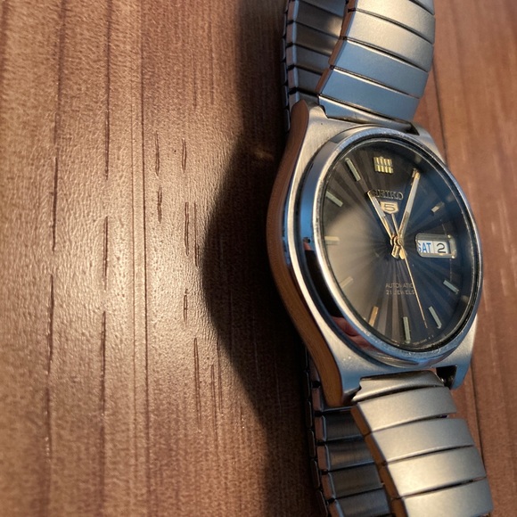 Seiko Automatic 7S26-8760 Self Winder Gray Sunburst Dial Runs Smooth 21 Jewel - Picture 4 of 7